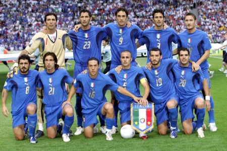 A lendária geração de italianos acabou oficialmente: Buffon carregou o fardo de seus companheiros durante anos e depois se despediu.